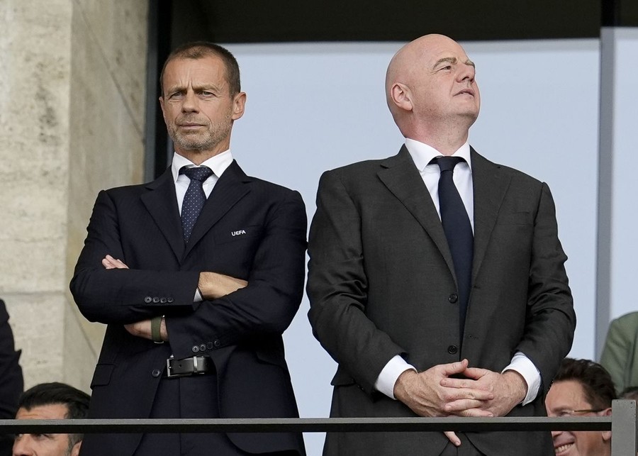Uefa compatta “Il calcio non si vende, non parteciperemo alle competizioni Fifa” Uefa compatta “Il calcio non si vende, non parteciperemo alle competizioni Fifa”