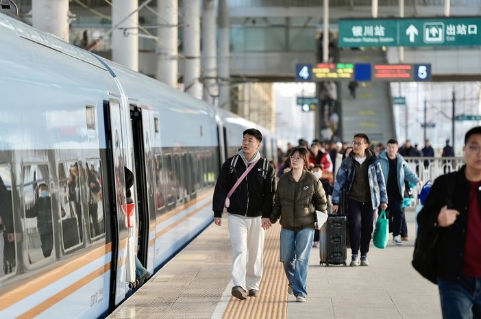 Cina, 121 mln di tratte percorse in treno durante la Festa di primavera Cina, 121 mln di tratte percorse in treno durante la Festa di primavera