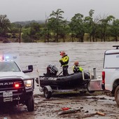 Almeno 24 persone sono morte per un’alluvione in Texas negli Usa