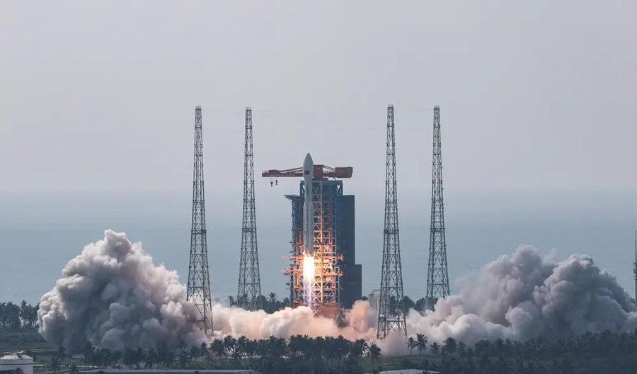 Cina, lanciato un nuovo gruppo di satelliti per Internet Cina, lanciato un nuovo gruppo di satelliti per Internet