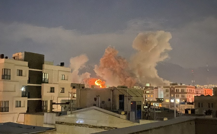 Esercito israeliano “Colpiti centri di comando a Teheran” Esercito israeliano “Colpiti centri di comando a Teheran”