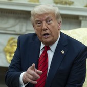 Trump “Valuto causa contro presidente Fed Powell”