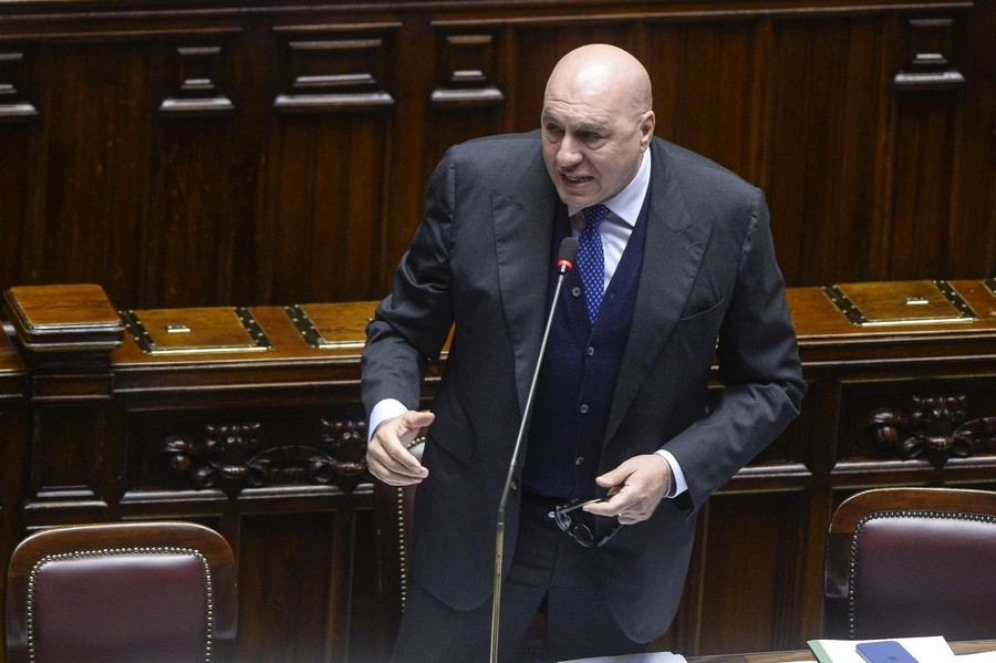 Crosetto “E’ in corso una guerra ibrida pericolosa e sotterranea”