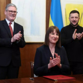 Zelensky “Accordo con Starmer per prestito per difesa Ucraina”