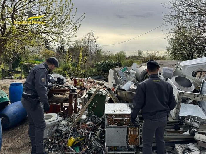Sequestrata nel padovano discarica abusiva rifiuti di 2.000 mq