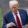 Ue conferma sospensione contro-dazi, ma Trump minaccia tariffe al 35%