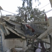 Nuovi raid israeliani nella Striscia di Gaza, 54 morti