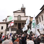 A Pontida l’ultimo saluto dei militanti leghisti a Bossi
