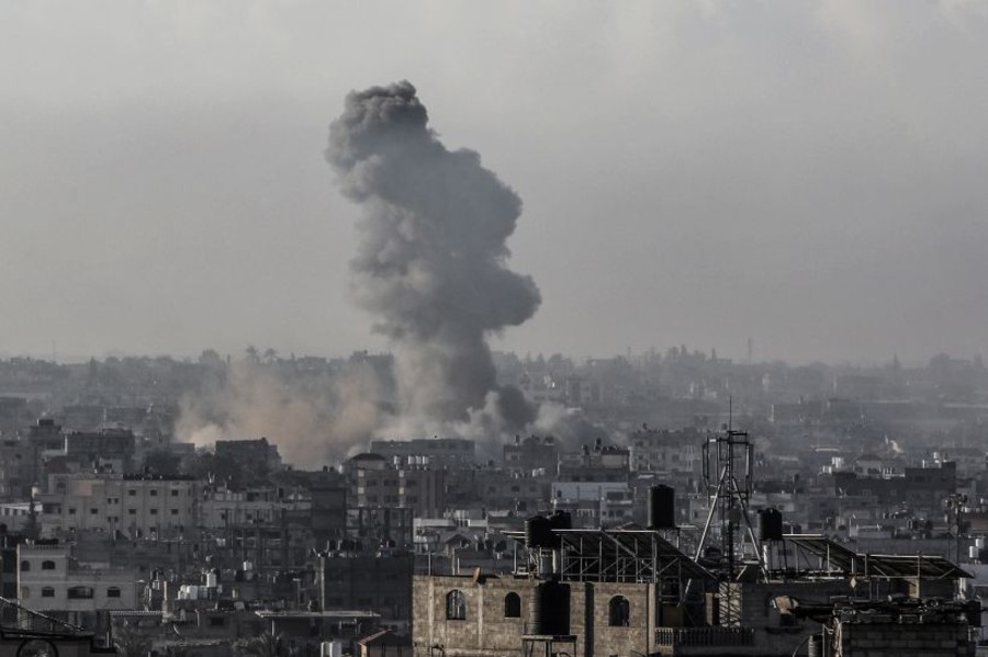 A Gaza 12 morti in attacchi israeliani