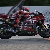 Marc Marquez vince la sprint in Germania, Di Giannantonio sul podio Marc Marquez vince la sprint in Germania, Di Giannantonio sul podio