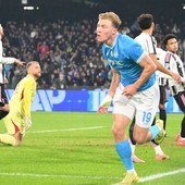 Il Napoli batte 2-1 la Juve e torna in vetta, doppietta di Hojlund Il Napoli batte 2-1 la Juve e torna in vetta, doppietta di Hojlund