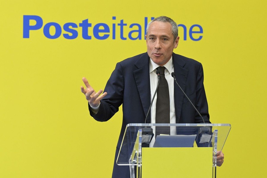 Poste Italiane lancia opas totalitaria su TIM