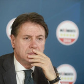 Conte “Costo del carburante fuori controllo, tardivo l’intervento del Governo”