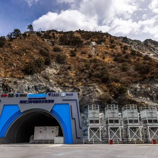 Cina, l’IA gestirà una maxi centrale di energia idroelettrica, eolica e solare