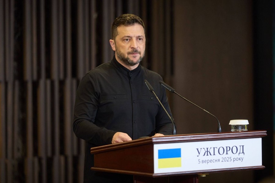 Ucraina, Zelensky “Attendiamo la reazione dell’America agli attacchi russi”
