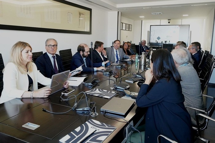 Sanità, insediato il Cda del Fasi. Damele confermato presidente, Del Vecchio vice Sanità, insediato il Cda del Fasi. Damele confermato presidente, Del Vecchio vice