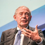 Urso “Il modulo abitativo lunare sarà costruito in Italia” Urso “Il modulo abitativo lunare sarà costruito in Italia”