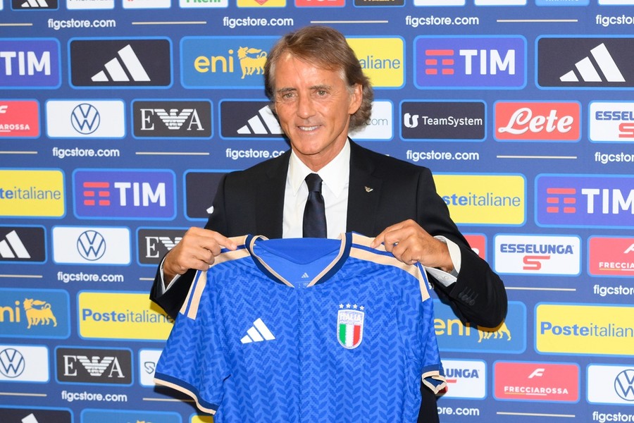 Mancini “Nazionale come la donna della vita, voglio vincere e giocare bene” Mancini “Nazionale come la donna della vita, voglio vincere e giocare bene”
