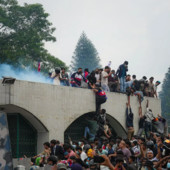 Proteste in Nepal, premier si dimette mentre si aggrava il bilancio