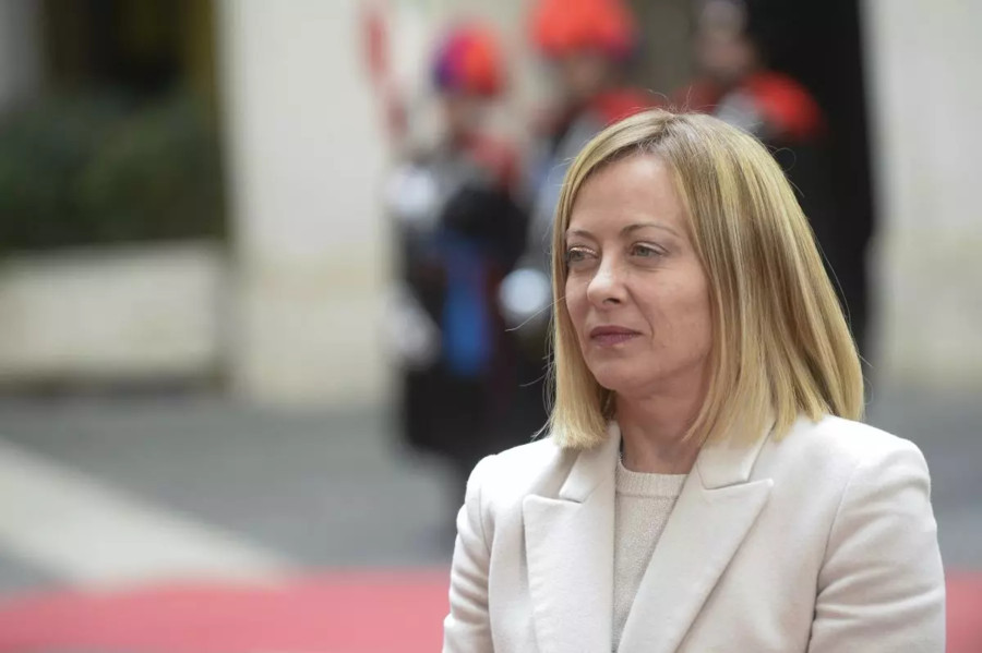 Ucraina, Meloni al vertice di Parigi “Lavorare con gli Usa per la pace”