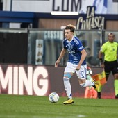 Il Como piega 4-1 la Cremonese e vola in Champions