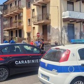 Insegue il fratello e lo uccide a colpi di mannaia nel Catanese, arrestato Insegue il fratello e lo uccide a colpi di mannaia nel Catanese, arrestato