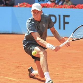 A Madrid esordio complicato ma vincente per Sinner