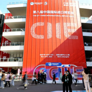 Cina: durante CIIE registrati oltre 83 miliardi di dollari in accordi preliminari