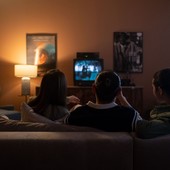 Più di 11 milioni di italiani guardano la televisione via satellite Più di 11 milioni di italiani guardano la televisione via satellite