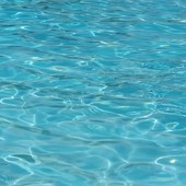 Bimba di 2 anni annega in piscina e muore a Palermo