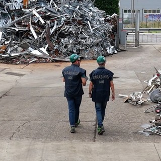 Traffico di rifiuti verso il Pakistan, sequestri e perquisizioni nel bresciano