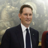 Ferrari, Elkann “2024 brillante, entusiasmo per Hamilton”