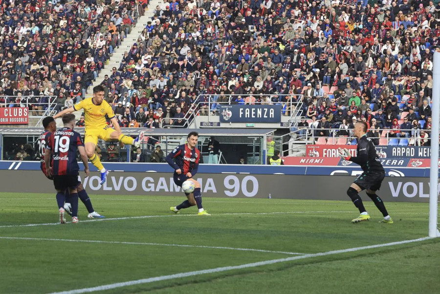 Il Verona espugna Bologna e riparte nella lotta salvezza Il Verona espugna Bologna e riparte nella lotta salvezza