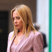 Meloni “Alle banche chiesti 5 mld su 44 di profitti, possono essere soddisfatte” Meloni “Alle banche chiesti 5 mld su 44 di profitti, possono essere soddisfatte”