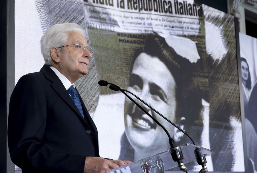 Mattarella “Abbattere gli ostacoli che limitano le potenzialità delle donne”