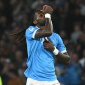 Il Napoli batte in rimonta il Genoa, 2-1 al Maradona