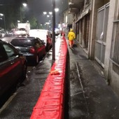 Maltempo a Milano, posizionate barriere mobili nel quartiere Pontelambro