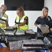 Si fa spedire 210 chili di hashish dagli Stati Uniti, blitz della GdF a Roma