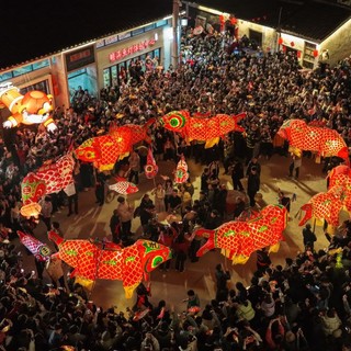 Cina, Anhui ospita la tradizionale parata di lanterne a forma di pesce