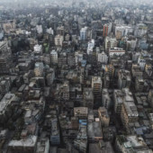Bangladesh, aereo militare precipita su una scuola a Dacca