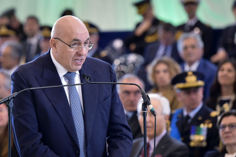 Giorno della Memoria, Crosetto “Difesa commemora vittime e onora la loro storia”