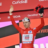 Alla Vuelta Pogacar vince anche la sesta tappa ed è sempre più leader Alla Vuelta Pogacar vince anche la sesta tappa ed è sempre più leader