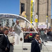 Il Papa ad Acerra “Un cambiamento di mentalità risanerà la Terra dei Fuochi” Il Papa ad Acerra “Un cambiamento di mentalità risanerà la Terra dei Fuochi”