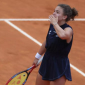 Paolini rimonta Shnaider, è in semifinale a Roma