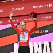 Pogacar vince in solitaria alla Vuelta e blinda la maglia rossa Pogacar vince in solitaria alla Vuelta e blinda la maglia rossa