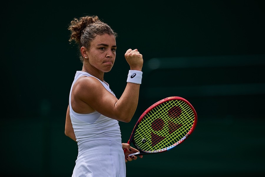 Jasmine Paolini ai quarti di Wimbledon, battuta in tre set Alex Eala Jasmine Paolini ai quarti di Wimbledon, battuta in tre set Alex Eala