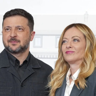 Ucraina, Meloni incontra Zelensky “Impegno al fianco di Kiev per una pace giusta”