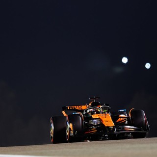 Piastri in pole in Bahrain davanti a Russell, terzo Leclerc