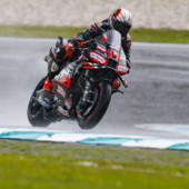 Meteo variabile e caos a Sepang: Bagnaia e Bezzecchi in Q1