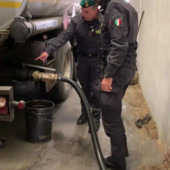 Scoperta a Catania una frode internazionale sul carburante, 5 misure cautelari